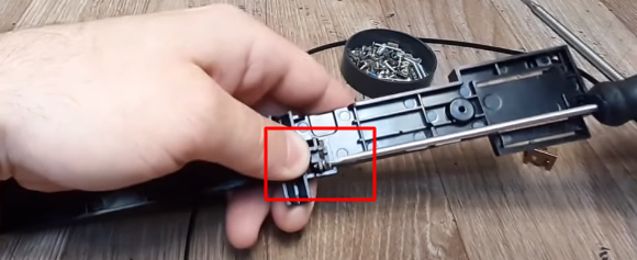 Устанавливаем шлейф