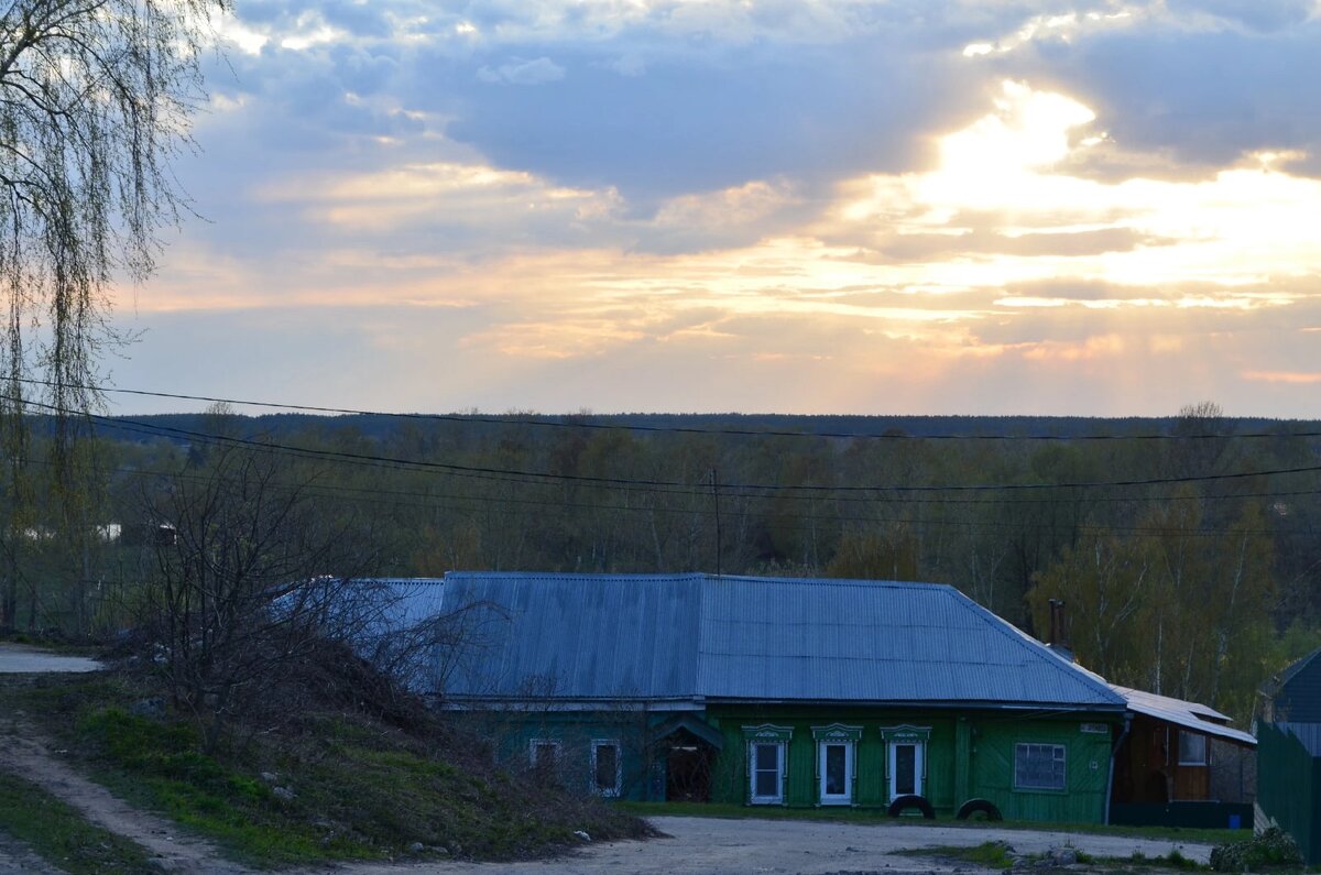 Где-то за домиками - Клязьма. :)