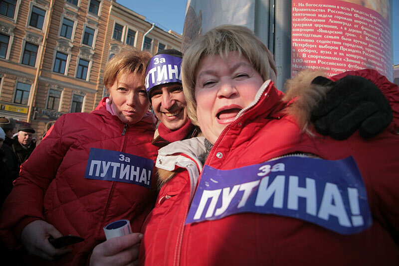 Народ за Путина. Картинка взята из источника: https://heywownews.com/wp-content/uploads/2019/10/1572379855_Govorite-Narod-za-Putina-Nu-smotrite-vnimatel-no_11.jpg.