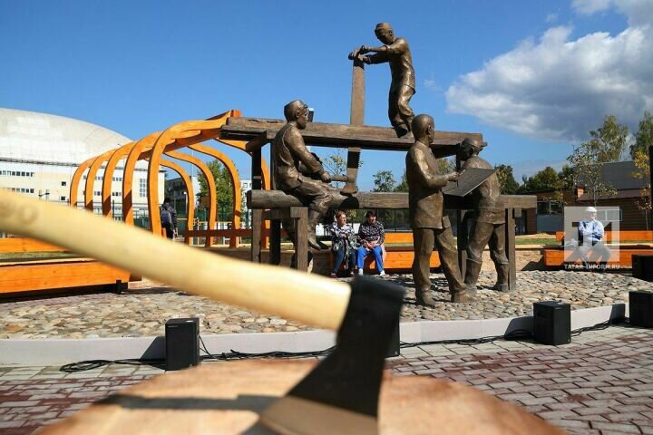 Памятник "Бишбалта" на месте слободы, где проживали работники, строившие судна для Казанского адмиралтейства. Фото: https://www.tatar-inform.ru/