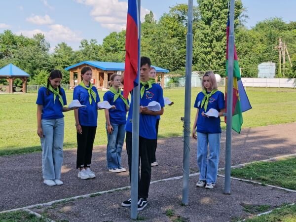 Детский сад усть лабинск. Тополек Усть-Лабинск детский лагерь. Пионерский лагерь Тополек Краснодарский край. Директор лагеря Тополек Усть-Лабинский район. Лагерь Тополек Усть-Лабинский район.