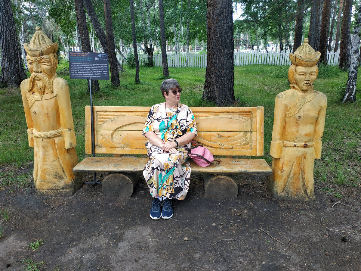 Охотник Хоридой и царевна-лебедь Хун Шубуун. Этнографический музей народов Забайкалья, г. Улан-Удэ.