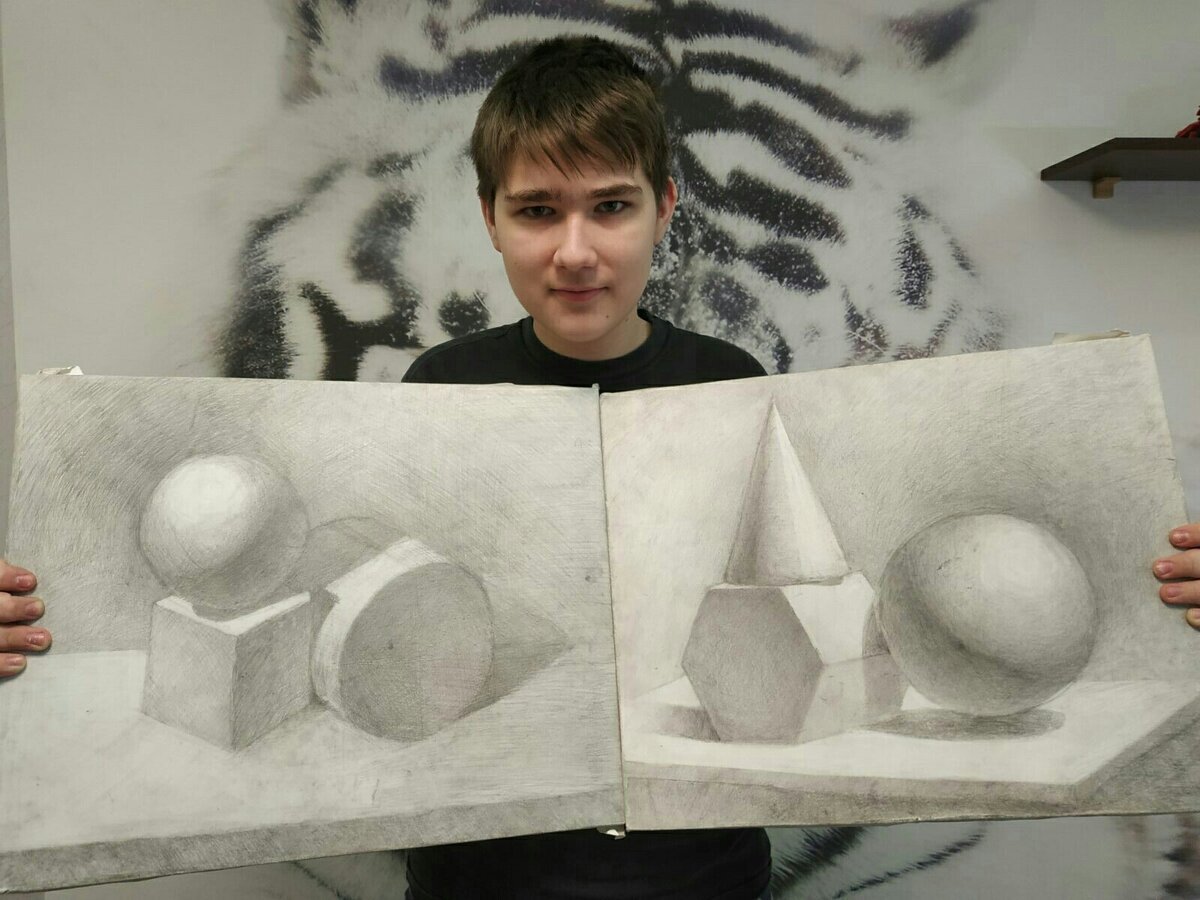 Ученик Боря на онлайн занятиях закончил курс "Основ рисунка"