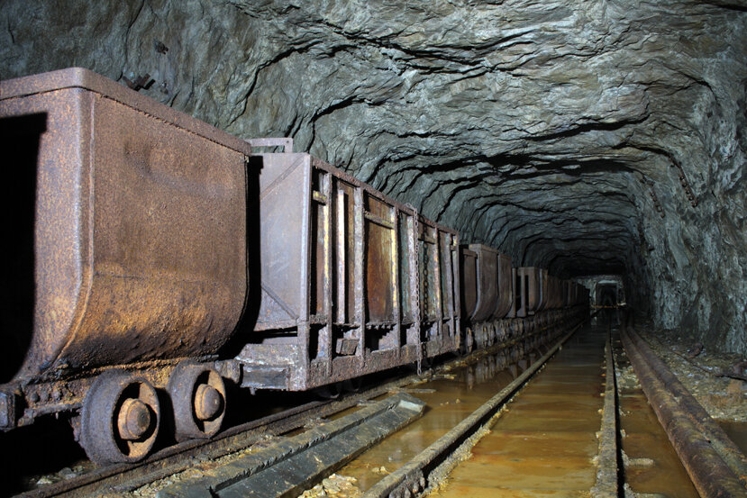 Штольня в горе Бештау, современное фото (фото из интернета)