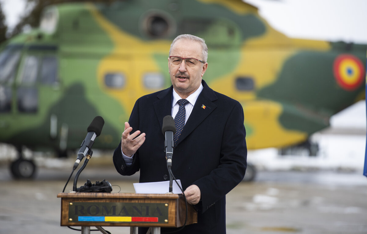    Министр национальной обороны Румынии Василе Дынку   Christophe Gateau/picture alliance via Getty Images