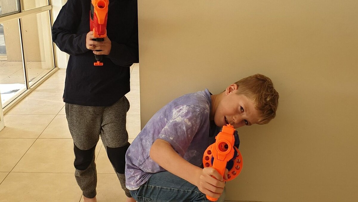     «Вооруженные» учения и вход по карточкам за счет родителей — NewsTracker узнал, как ставропольские школы готовятся обороняться на случай нападения.