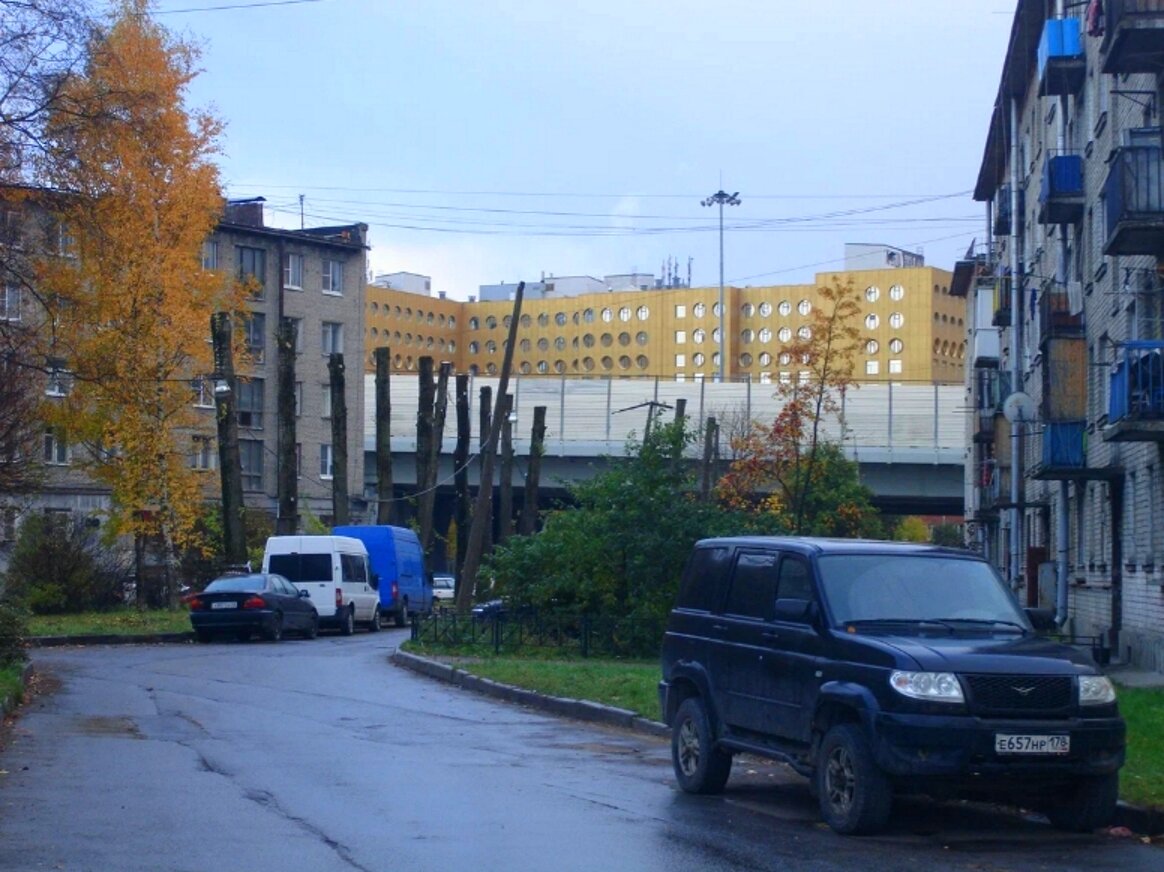 Обухово, вид в сторону «Обухов Центр»