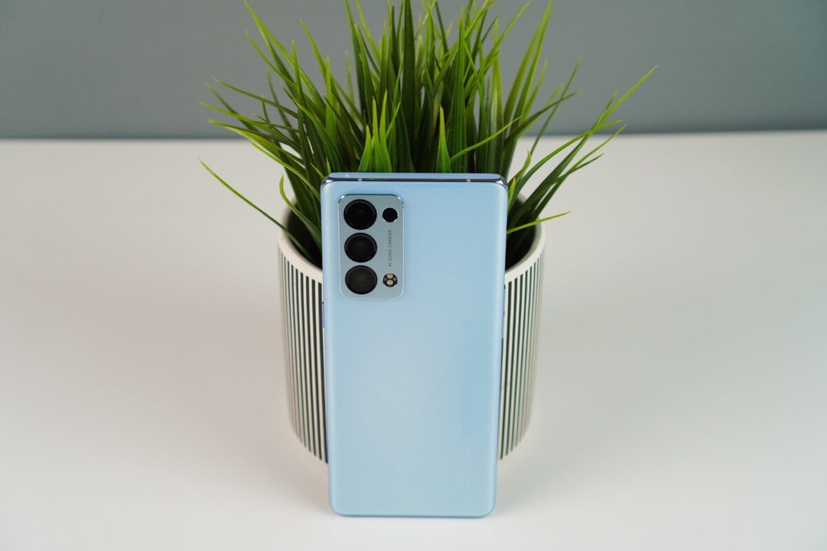Внешний вид смартфона Oppo Reno 6 Pro