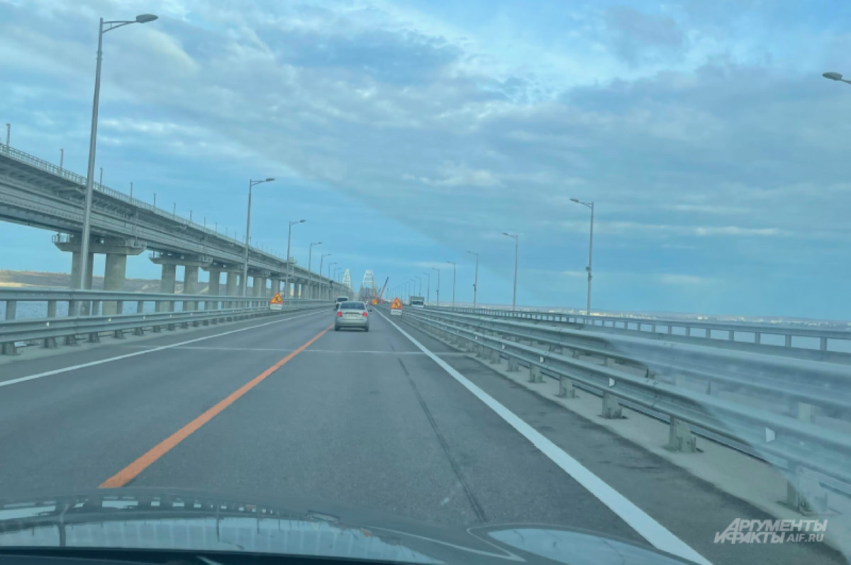    Движение на Крымском мосту 12 ноября приостановят с 4 до 16 часов