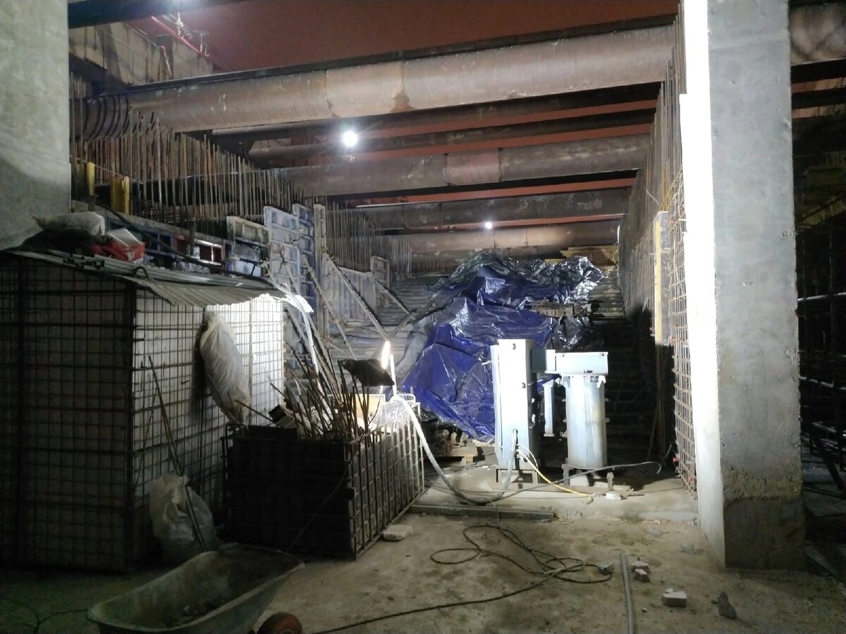 📸2: Эвакуационный выход северного вестибюля. На фото №3 виднеется будущая перспективная лифтовая шахта.