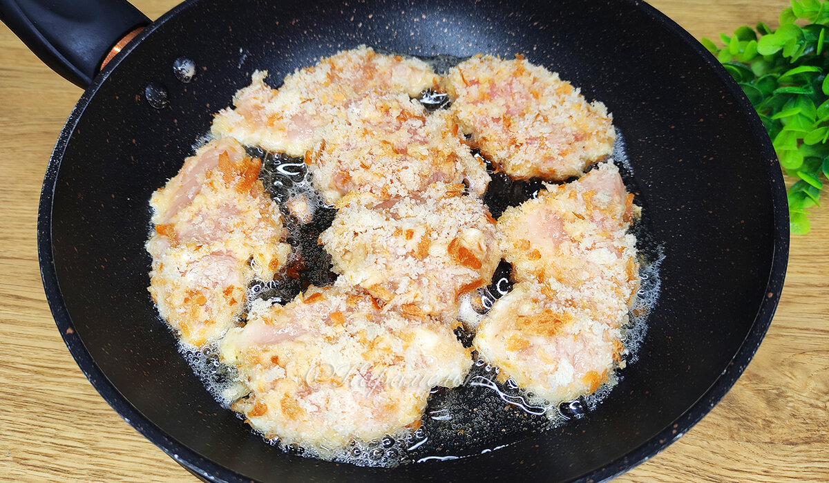 Котлеты растрепки. Котлетки растрепки из куриного филе. Растрепки из куриного филе. Растрепки из куриного филе. Блюда из куриной грудки.