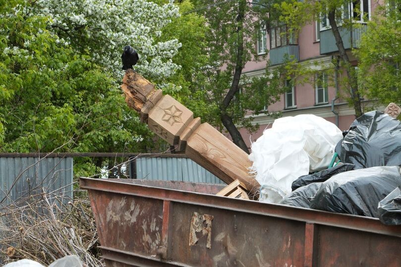     Мусор не только портит эстетику городов, но и наносит непоправимый урон всему живому на планете. Газета «Вечерний Челябинск», фотограф Дмитрий Куткин