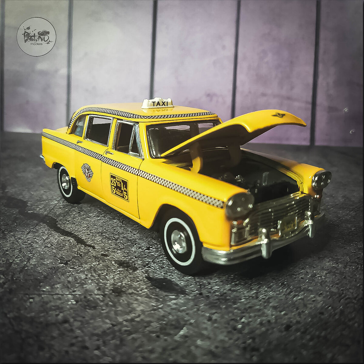 Открывающийся капот 