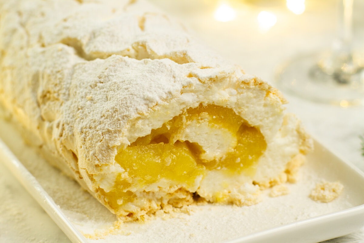 Рулет с яблоками