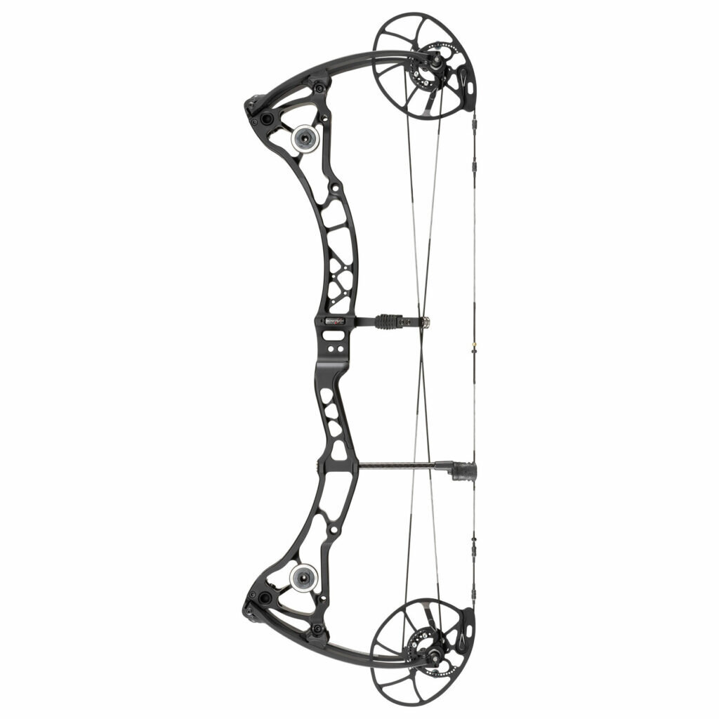 Новинка 2023 года, блочный лук для охотников BowTech CP30. Великолепный и технологичный короткий лук и будет удобен при стрельбе с колена или да же сидя, так как не всегда есть возможность произвести выстрел стоя на ногах. Не стоит переживать за кучность стрельбы, потому что Боутек сделал плечи более широкими и при полной растяжке лук очень устойчив в руке. Как и на всех топовых луках этой фирмы, тут установлена система DeadLock. Модуль можно поставить в два разных положения и подогнать лук под себя. Если хотите плавную работу лук, то ставьте модуль Confort если нужен более агрессивный лук то переверните модуль и используйте его в режиме Performance. Сброс можно сделать до 87% и это великолепно для охоты. Можно гораздо дольше прицеливаться. Лук настраивается без специального лучного пресса. Растяжка регулируется от 25″ до 30.5″ дюймов. База 6.75″ дюймов и гибкий отвод это просто сказка для лучника, стрельба будет стабильной и самое главное точной. Скорость вылета стрелы 331 fps, средняя скорость, но зато точность на высоте. Демпфирующая система The Orbit Dampener делает лук тихим. Одним словом не лук, а сказка.

Система DeadLock позволяет выровнять наклон блока без специального оборудования (лучного пресса).
Эргономичный упор спроектированы таким образом, чтобы уменьшить скручивание лука и повысить комфорт.
Integrate Mounting System — система крепления «Ласточкин хвост», находящаяся непосредственно в рукояти. Это хорошо влияет на балансировку лука и исключает сдвиги полки для стрелы. Работает со всеми устройствами, оснащенными опцией IMS, но можно поставить и обычную полочку, так как старые крепления тоже остались.
Система FlipDisc. Простая настройка с помощью системы FlipDisc позволяет стрелку настраивать цикл растяжки лука от комфортного до быстрого в зависимости от предпочитаемого стиля стрельбы.
Orbit Dampeners Eliminate устраняют шум и вибрацию, создаваемые при выстреле.
Flex Guard гибкий отвод влияющий на точность выстрела.