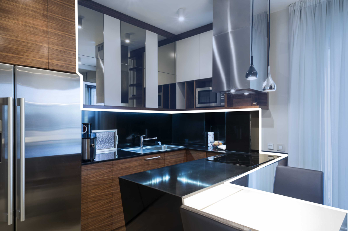Кухня в стиле хай-тек