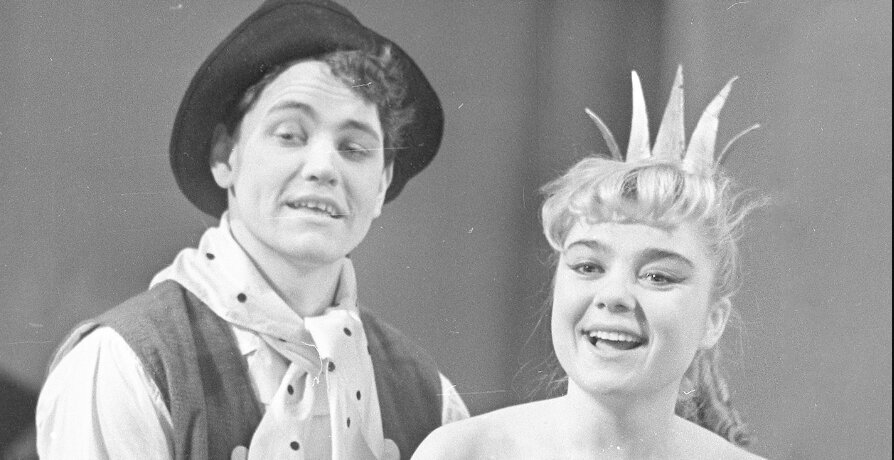 Нина Дорошина и Владимир Земляникин были однокурсниками и вместе играли в спектакле. Фото: Pinterest