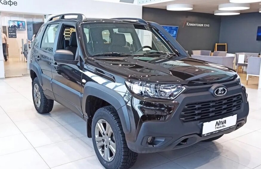 Заехал в автосалон Лада, в наличии две Нивы Тревел. За сколько их ...