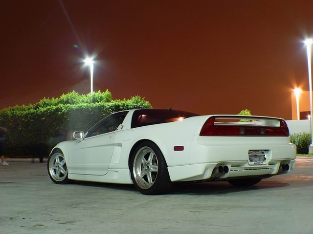Из  открытых источников. Acura NSX. Она же - "Акурочек".