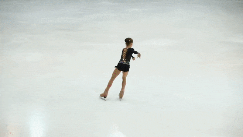 спираль собачка – двойной аксель – выкрюк – спираль кроссбильман – крюк – выкрюк – твизлы – вращение