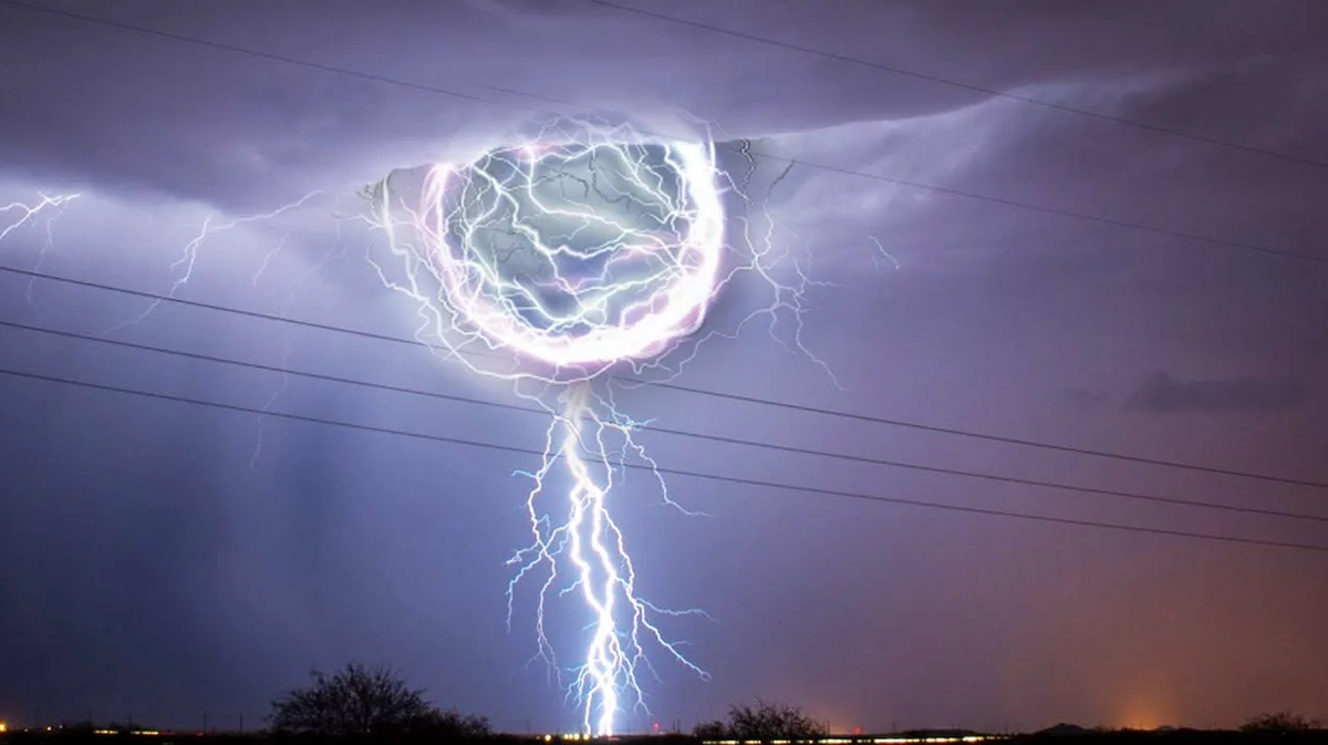 Русалка в реальной жизни настоящая. Русалка настоящая. Русалки в реальной жизни настоящие. Как выглядит видео про. Шаровая молния плазма.