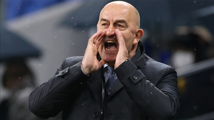 Замечательный мужик. Вывез НАШИХ в Геленджик.