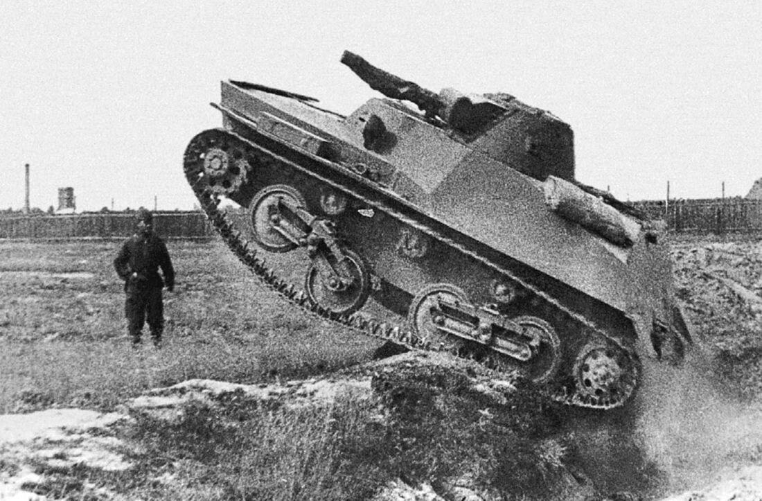 Машина № 6/2. Подвеска была разработана инженером конструкторского бюро завода № 37 П. Шитиковым. В ходе испытаний продемонстрировала худшие результаты по сравнению с торсионной подвеской.