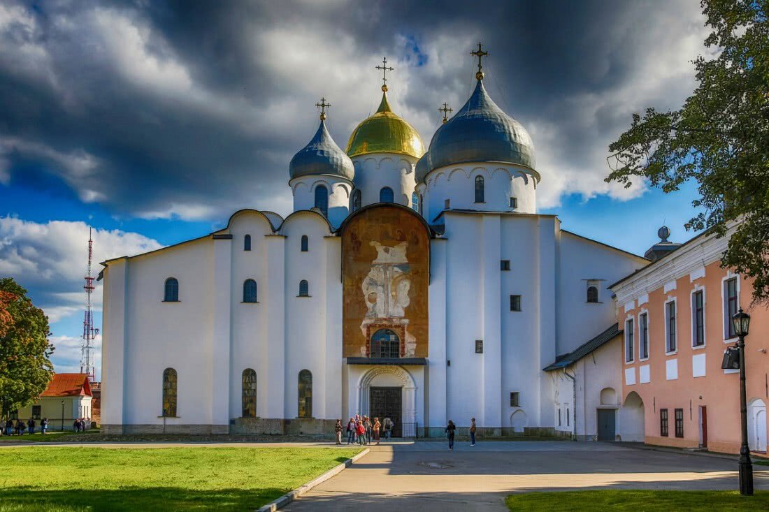 Храм в новгороде