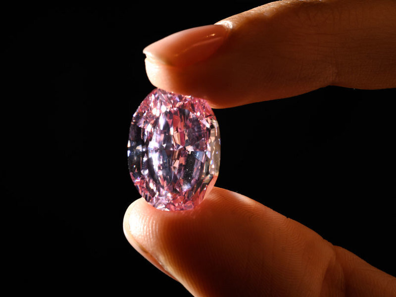 Бриллиант «Призрак розы».Фото Яндекс.Картинки.