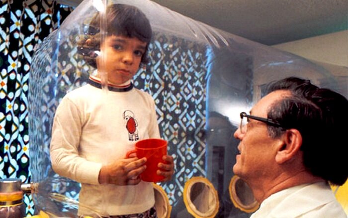 "Парень из пузыря" - реальная трагичная история, стоящая за комедией ...