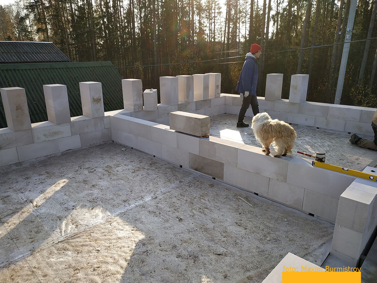 Вот и есть два ряда, натаскиваем блоки на третий ряд.