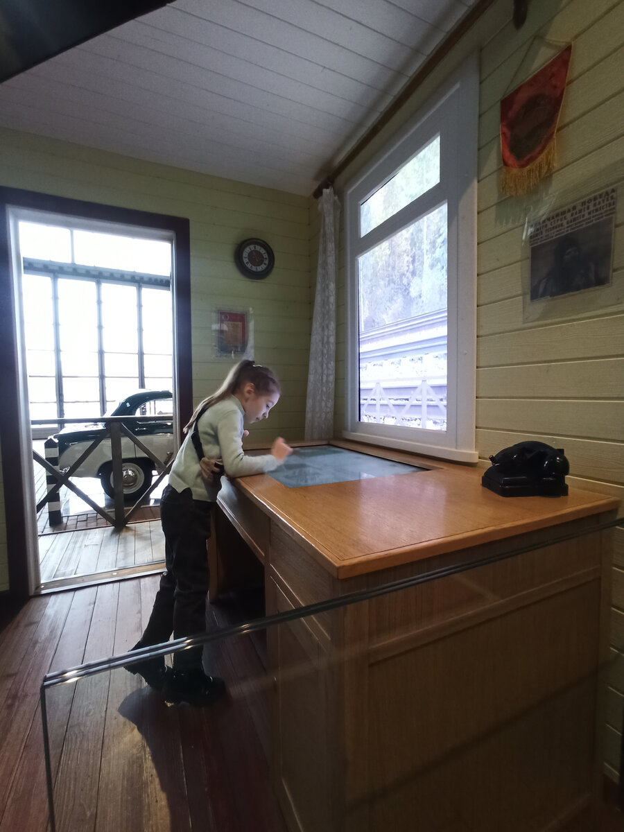 Некоторые роли работников ржд смогли испробовать на себе.