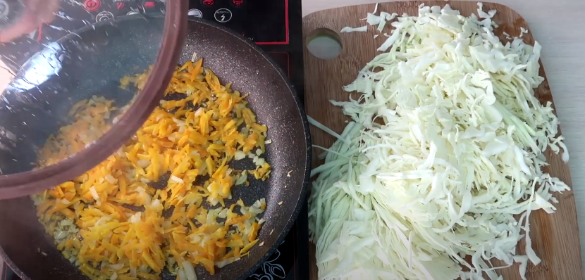 Обжариваем овощи