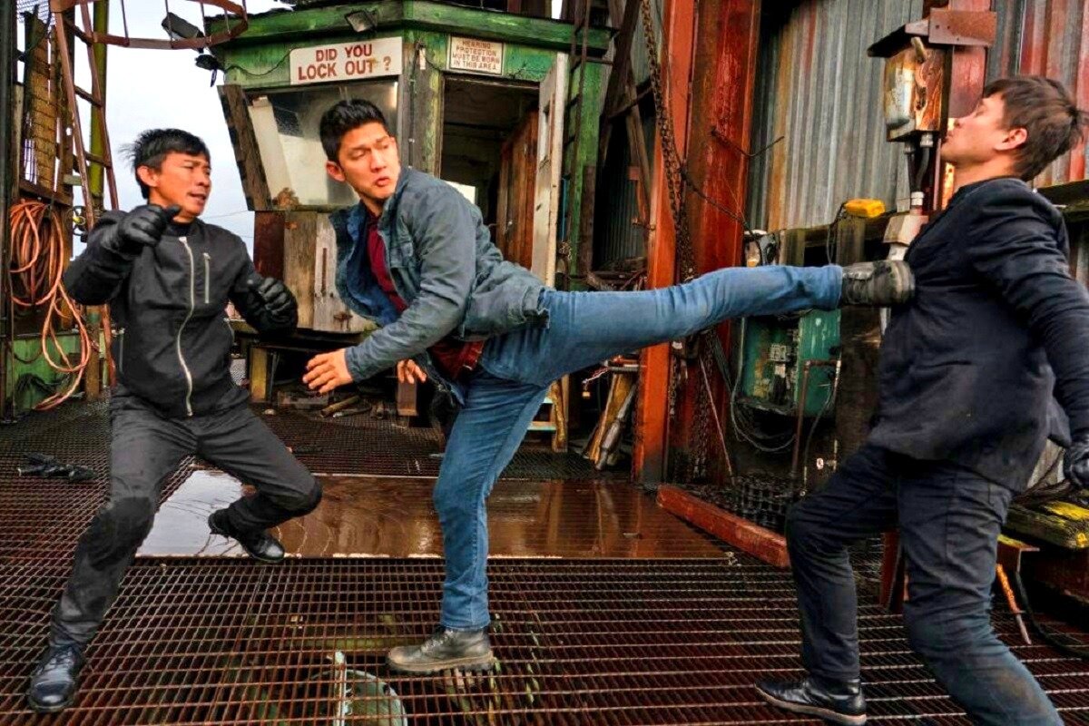 На пыльных тужурках заклятых врагов останутся наши следы! 