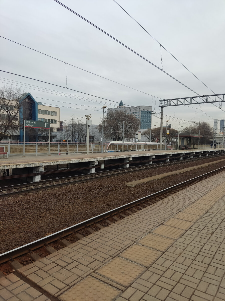Вид на платформу Тульская.
