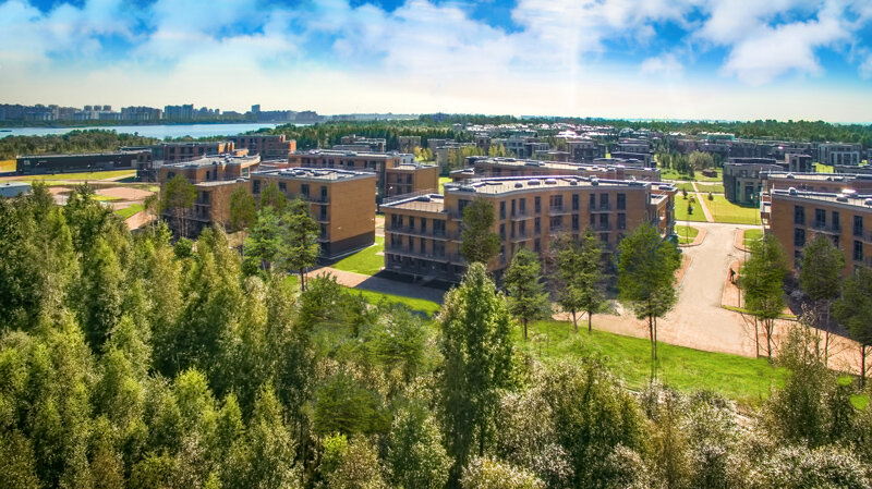 Малоэтажный квартал в окружении Юнтоловского заказника.