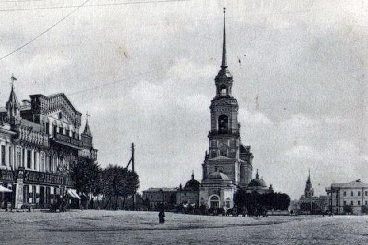 Екатеринбургские тайны: Памятник Ленину на площади 1905 года. Рассказываю,  что скрывает статуя вождю мирового пролетариата | Одна в чужом городе I О  путешествиях и не только | Дзен