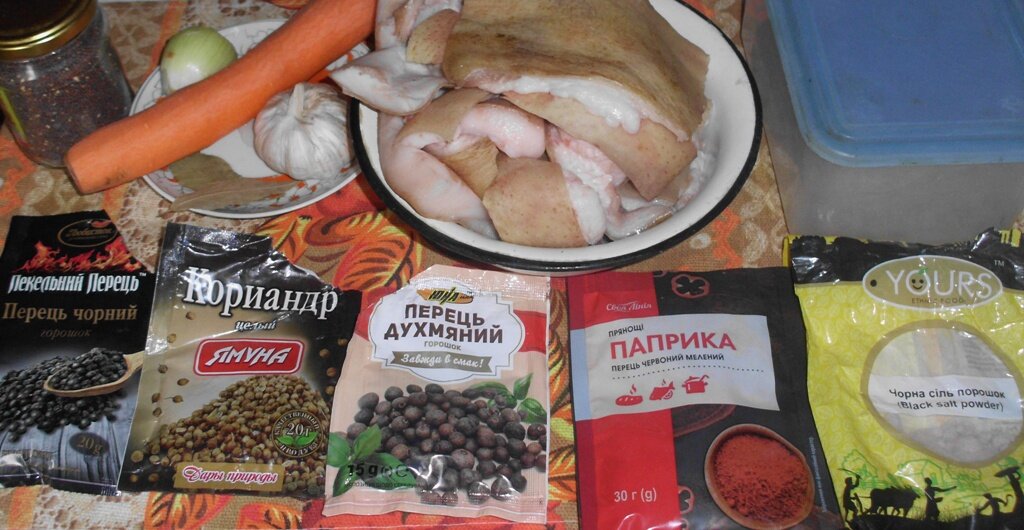 Набор продуктов для приготовления слоёнки из свиных шкур. Личное фото автора канала Житейская проза
