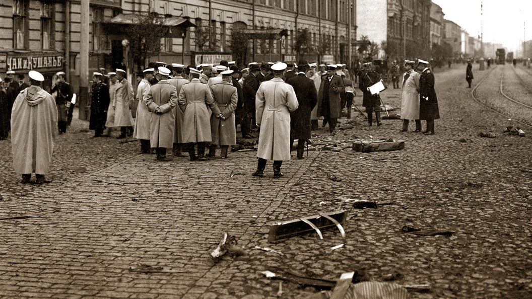 На месте убийства Министра внутренних дел Плеве. 1904 г.