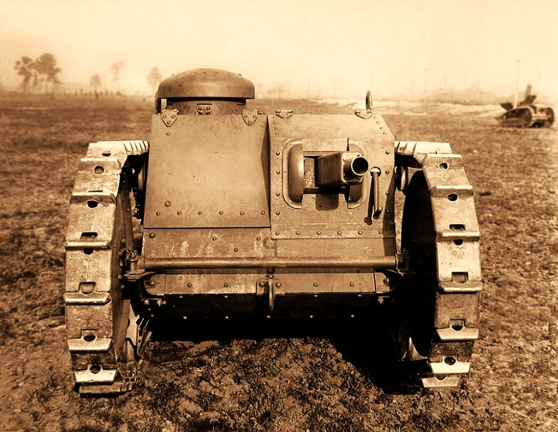 Первые американские танки. Ford 3-ton m1918. Танк Форд 1918. 3-Ton Tank m1918 Ford. Американские танки 1 мировой войны.