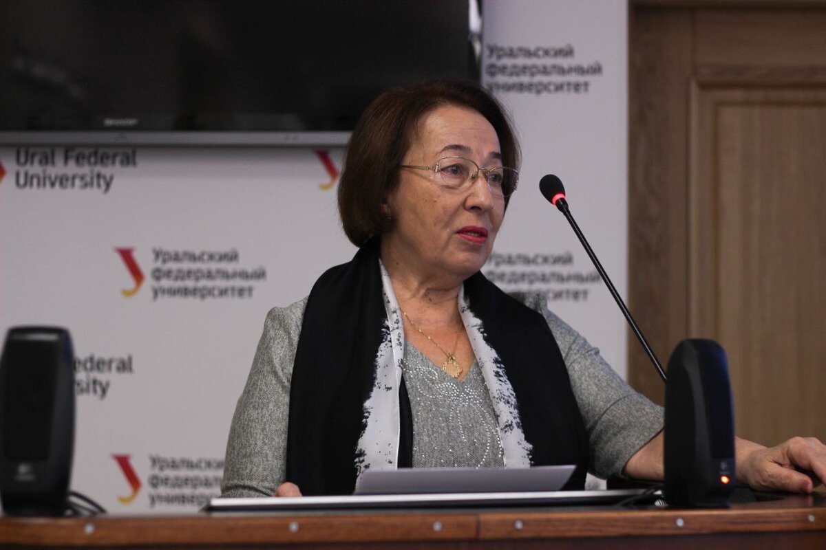 В авторском словаре-тезаурусе Людмилы Бабенко раскрыта картина мира эмоций. Фото: Екатерина Каргаполова.