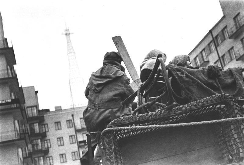 «На новую квартиру». Борис Игнатович,  1930-е, г. Москва, МАММ/МДФ.