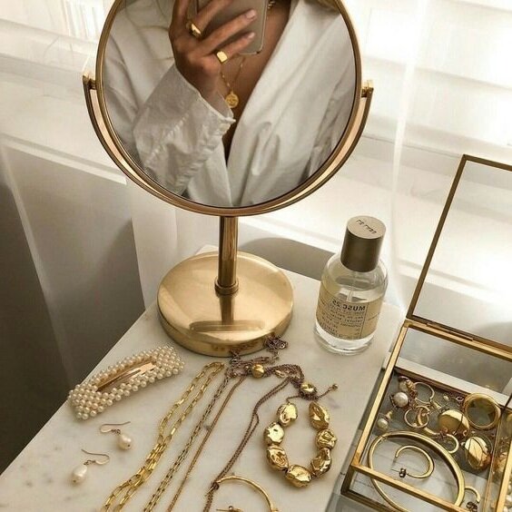 Правильно ухаживайте за украшениями и они прослужат вам долго!
(фото из открытого доступа интернете)