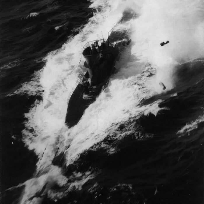 Немецкая подводная лодка "U-569" в бою