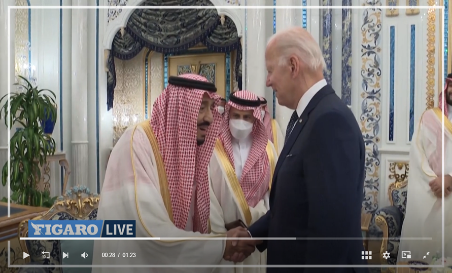 "Санитарные правила, говоришь?" - справа улыбается МБС, и глаза такие добрые.