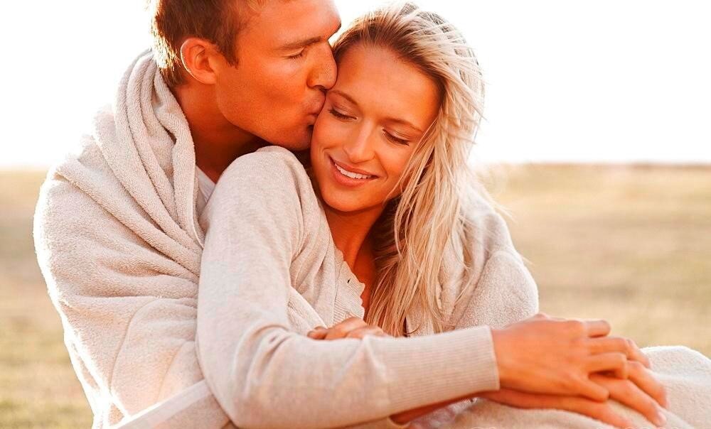 Любовь и верность между мужем и женой.