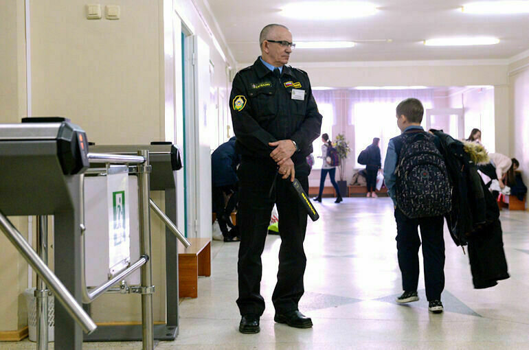Школы Тверской области снабдят памятками по безопасности, чтобы не допустить колумбайн