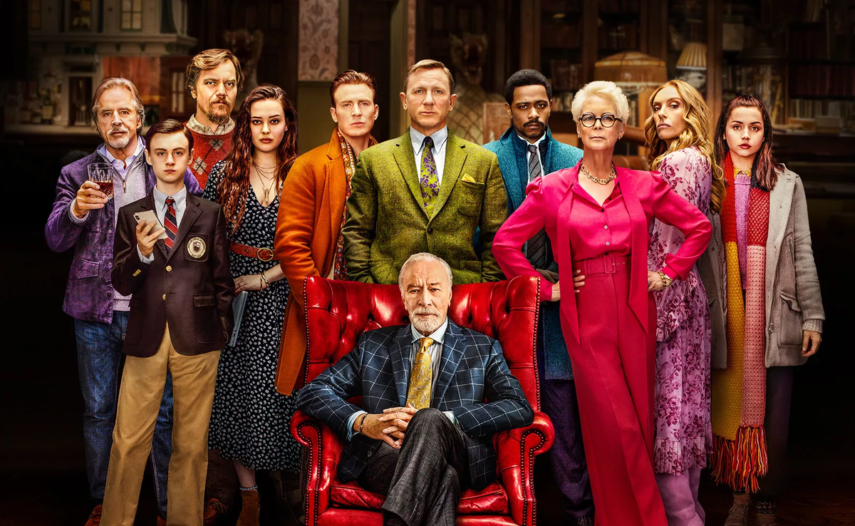 Небольшой отзыв: классический детектив с перекрученным в мясорубку сюжетом. Яркие картинки, сочные декорации и шикарный звездный актерский состав. Приятный юмор и интенсивный ход расследования. Если любите детективы, то этот фильм скорее всего понравится.