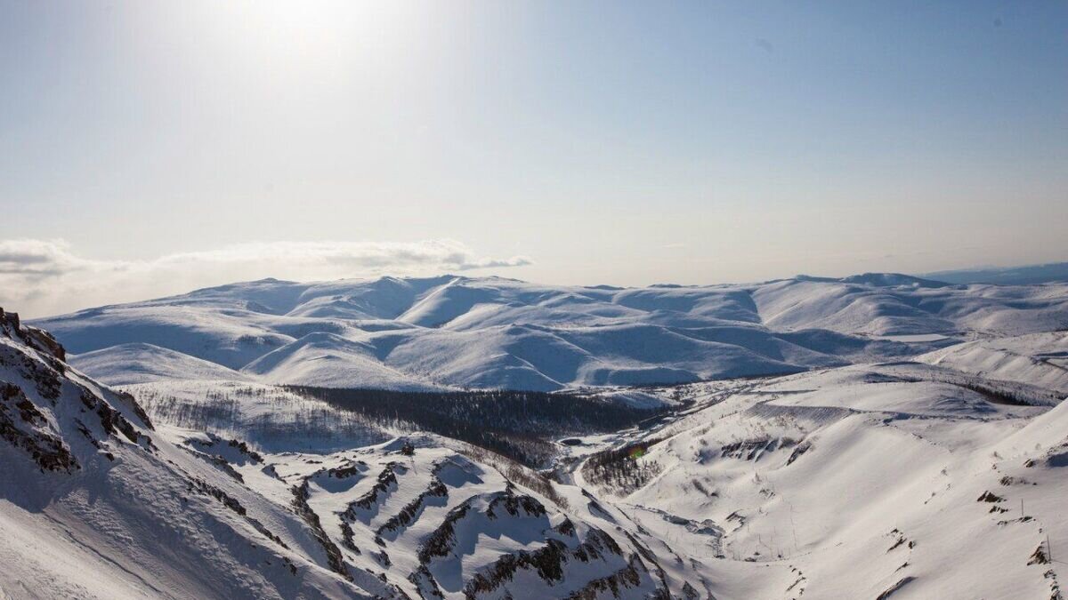    Горы в районе поселка Многовершинный Хабаровского края© Фото : АО "Многовершинное"