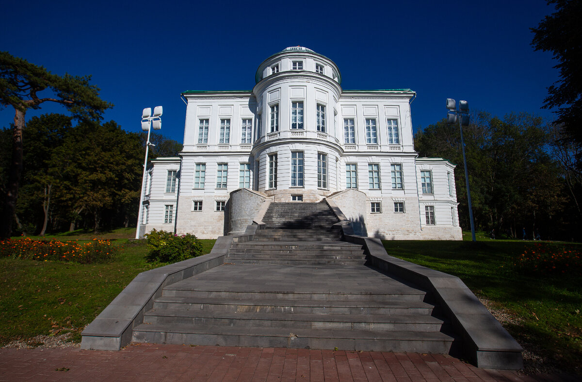 Дворцово-парковый ансамбль, усадьба графов Бобринских. Богородицк, Тульская область. Фото автора статьи (ещё 1 фото)
